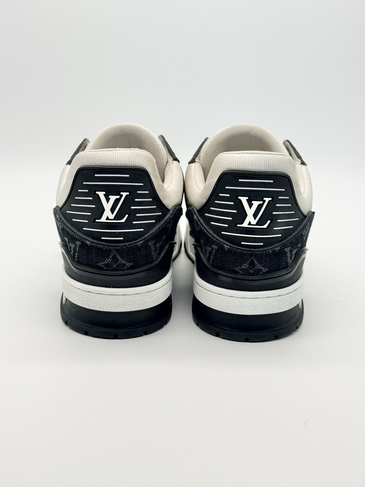 Size 10 - Louis Vuitton Trainer Low Black