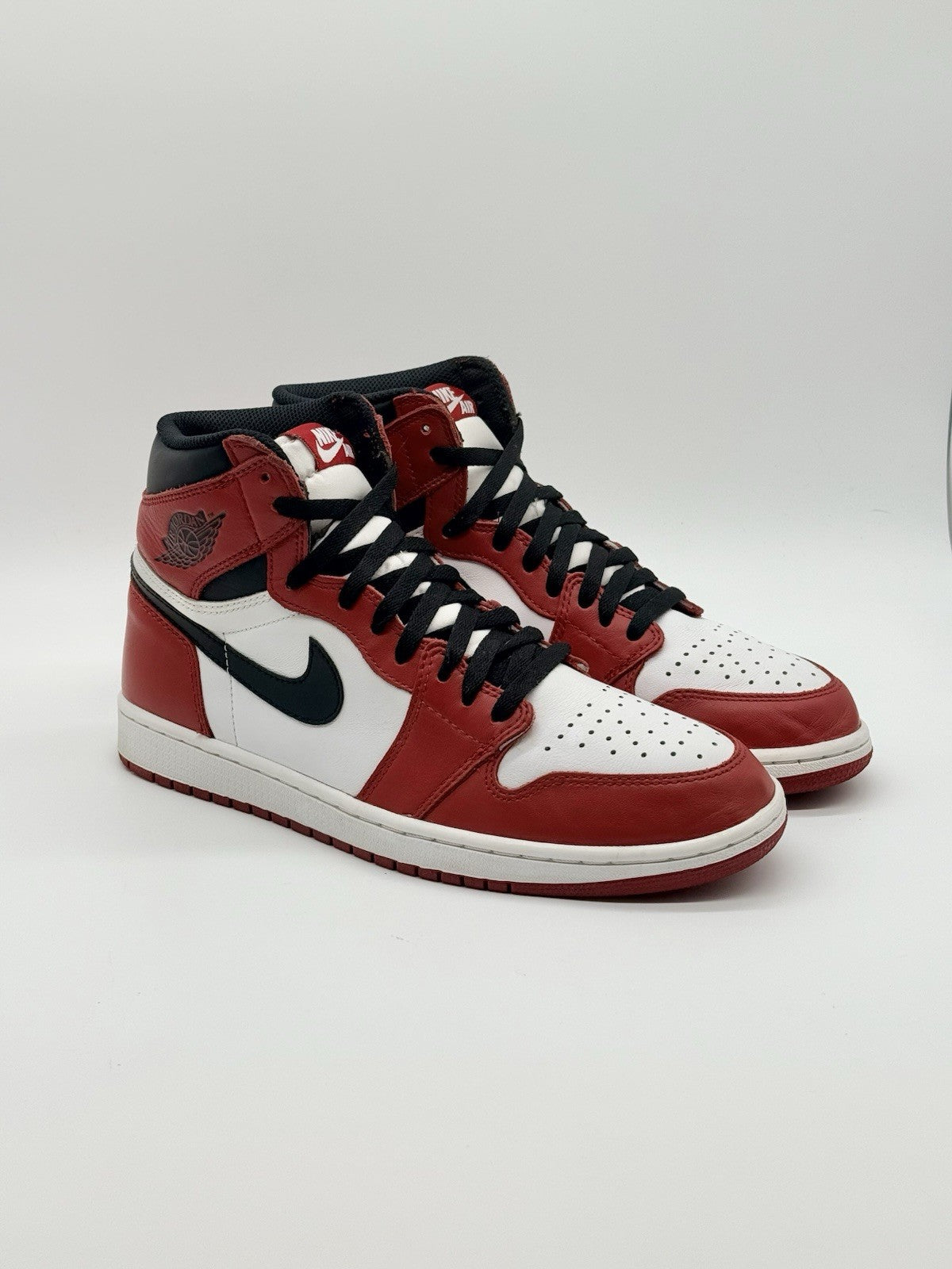 Size 10.5 - Jordan 1 Retro OG High Chicago (2015)
