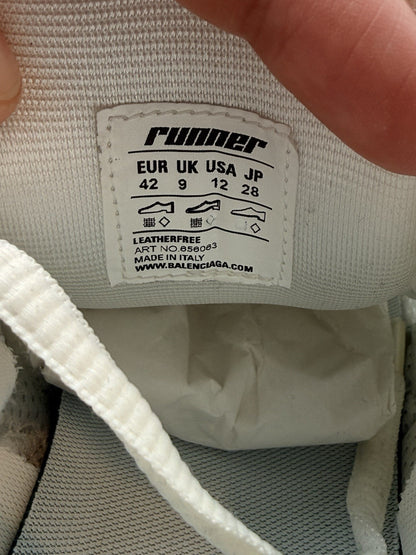 BRAND NEW Size 9 - Balenciaga Runner Sneaker White