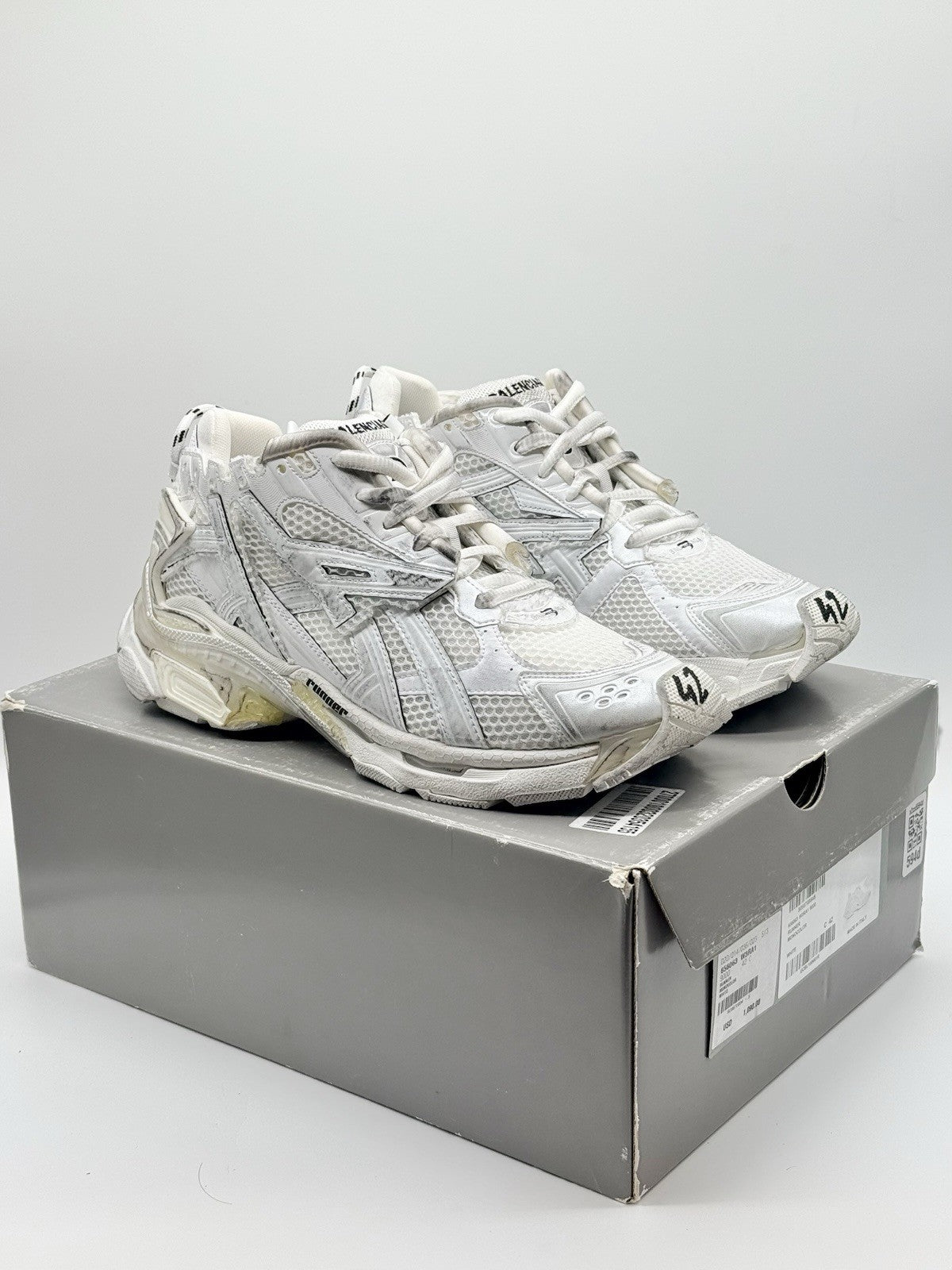 BRAND NEW Size 9 - Balenciaga Runner Sneaker White