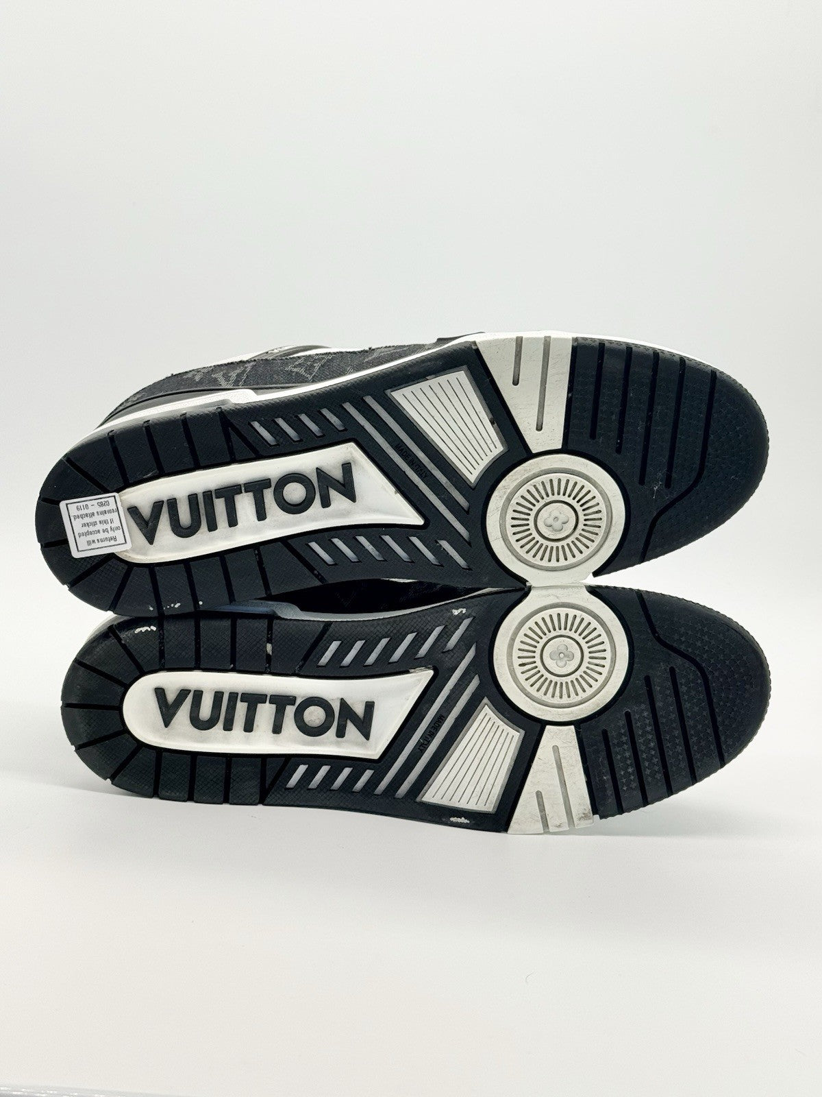 Size 10 - Louis Vuitton Trainer Low Black