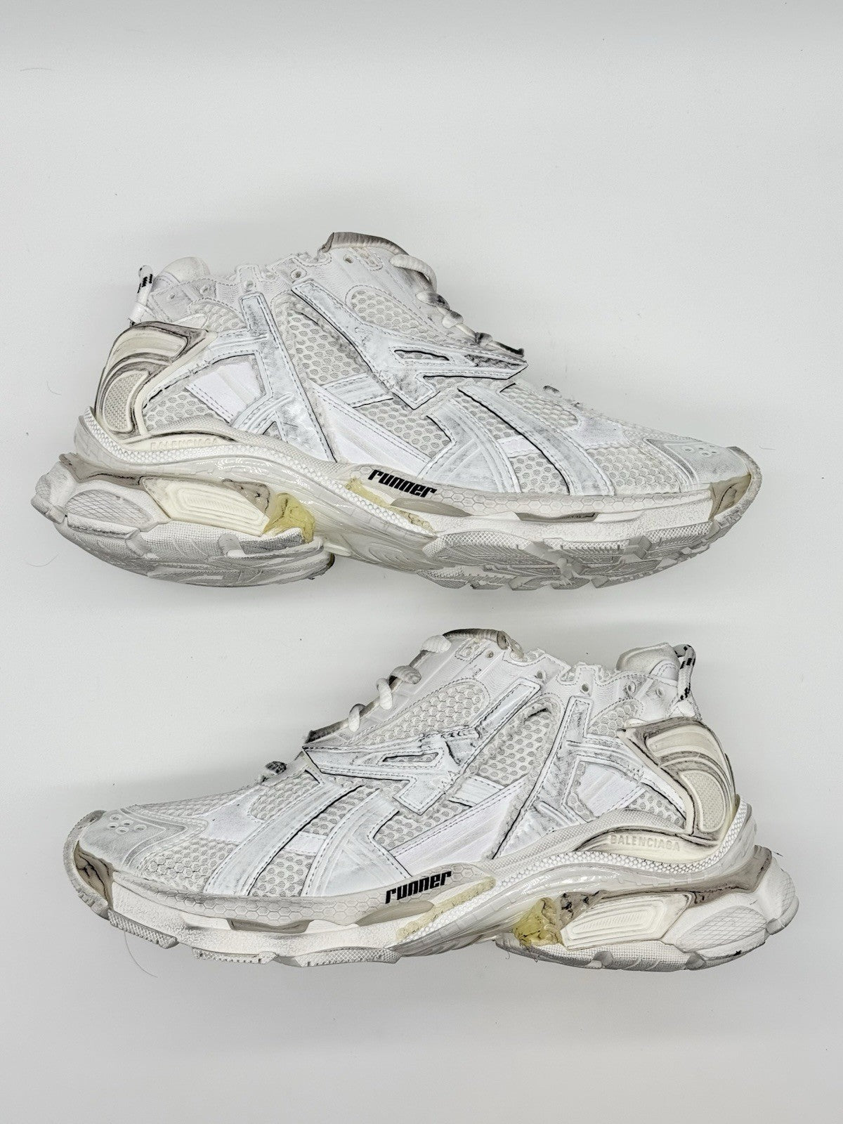 BRAND NEW Size 9 - Balenciaga Runner Sneaker White