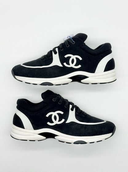 Size 10 - CHANEL CC Logo Black White