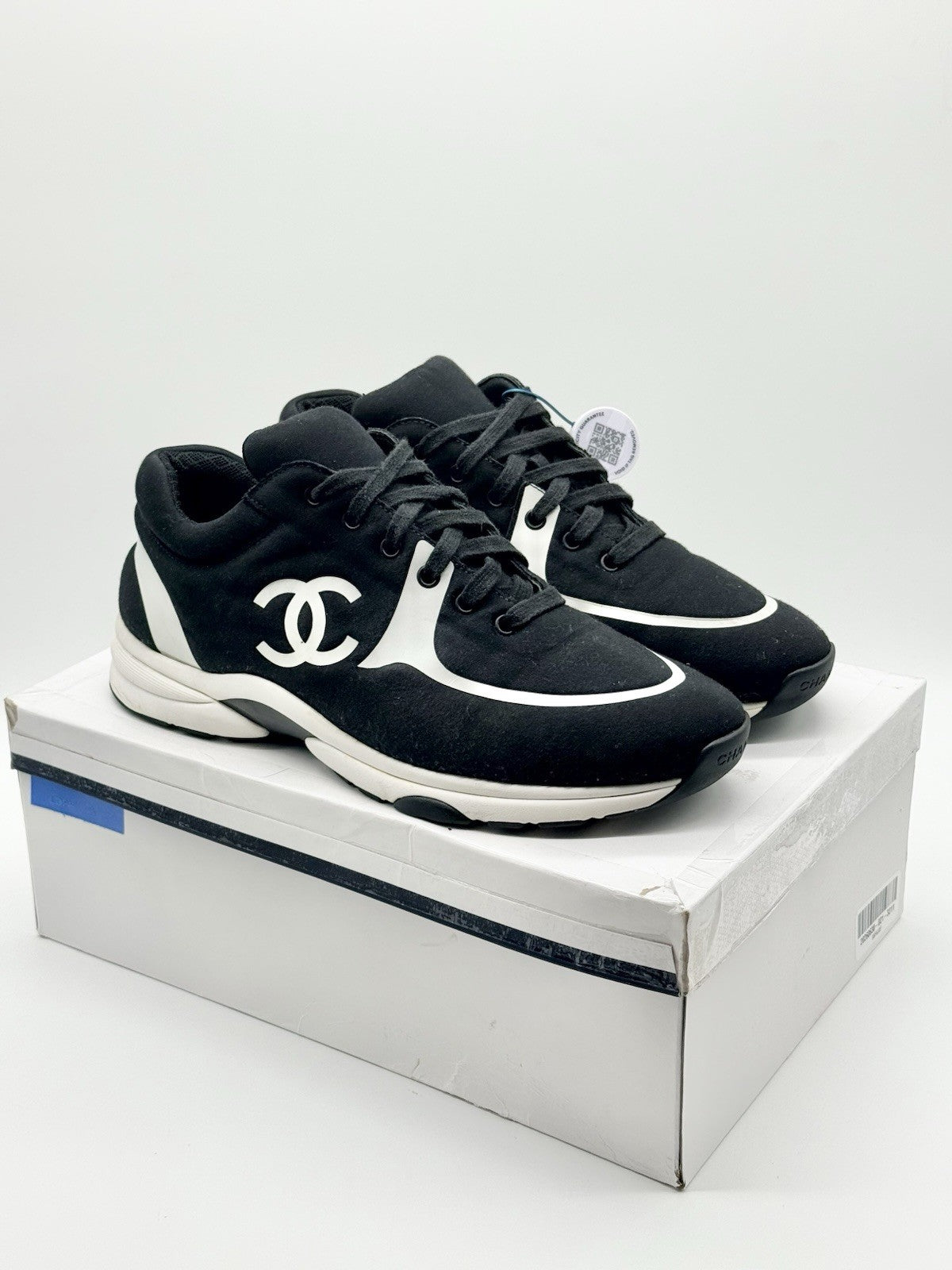 Size 10 - CHANEL CC Logo Black White